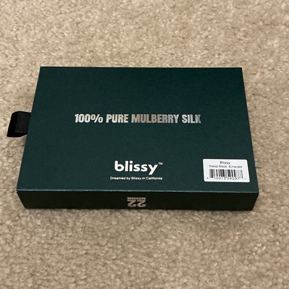 NIB Blissy Emerald Green Silk Sleeping Mask - Picture 5 of 5